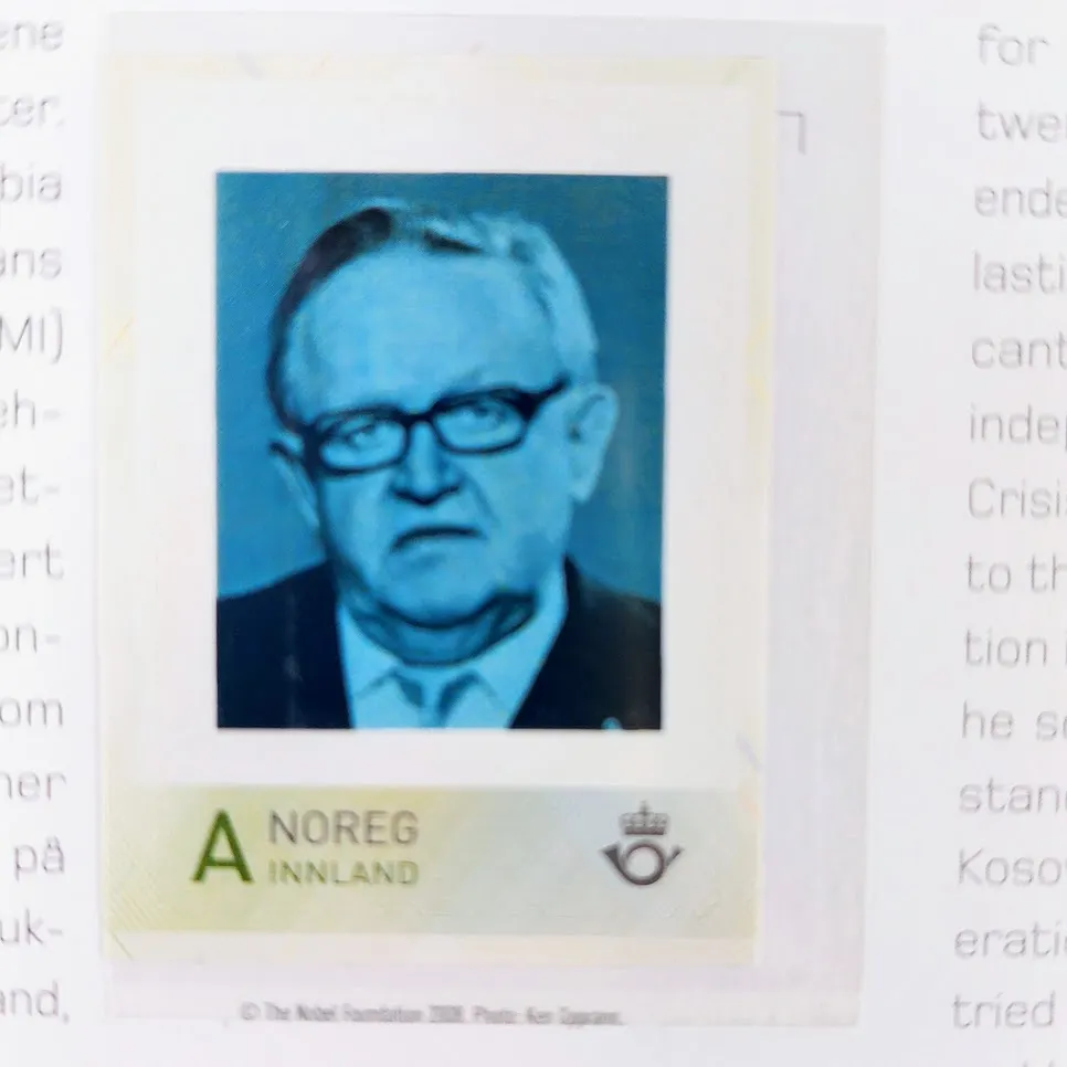 Martti Ahtisaari 2008 Nobelin rauhanpalkinto postimerkkivihko - Image 4