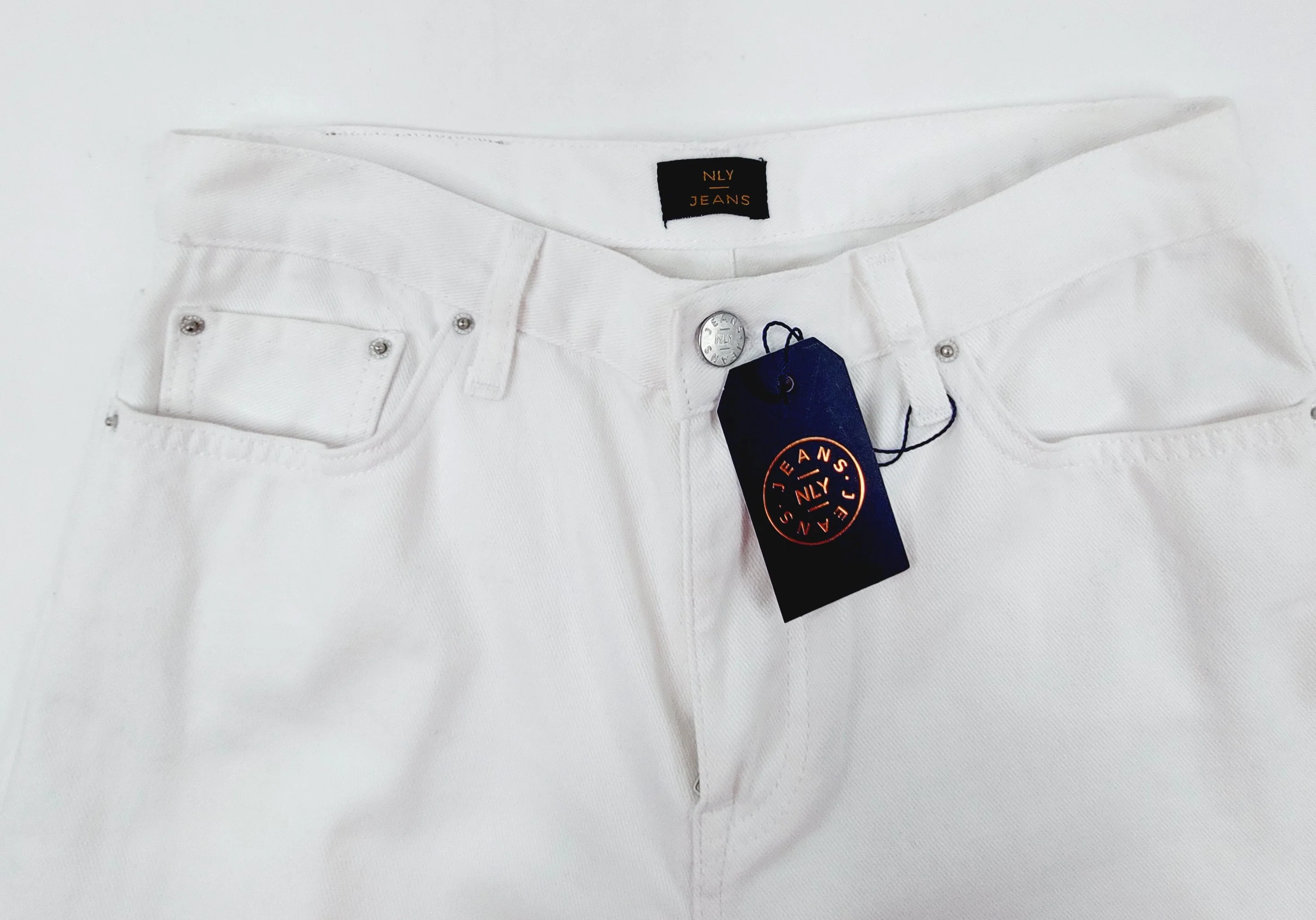 NLY Cheeky Fit Denim farkut koko 28" - Image 3