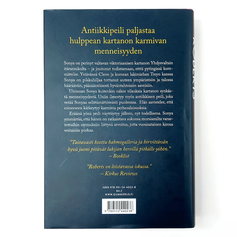 Nora Roberts: Noiduttu peili - Image 2