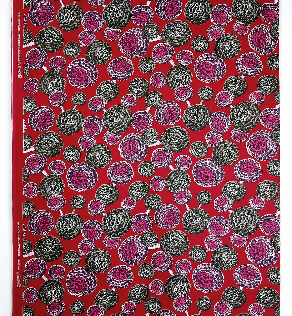 Pentik punapohjainen kangas 152x240 cm - Image 2