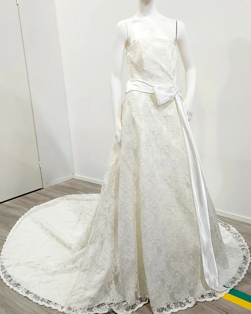 White Rose pitsihääpuku laahuksella koko 46